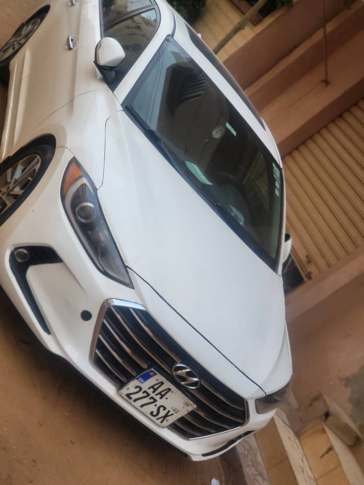 Hyundai Elantra  2018